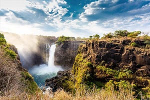 Jour 2 : De Johannesburg à Victoria Falls en avion (1h50 de vol)
